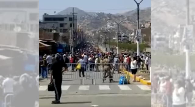 Cientos de personas transitan en San Juan de Lurigancho.