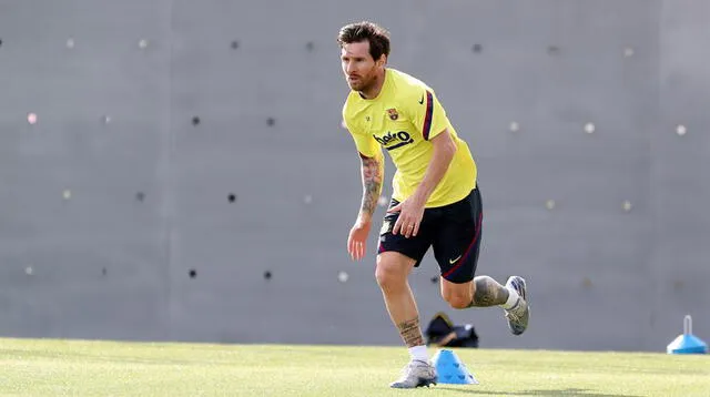 Messi en pleno entrenamiento en Barcelona