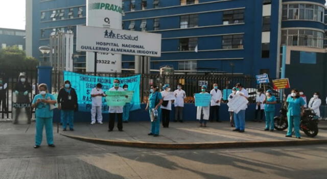 Médicos y enfermeros realizaron plantón a nivel nacional.