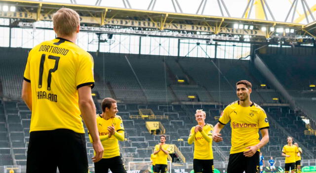 Dortmund aplastó al Schalke 04 en el retorno de la Bundesliga.