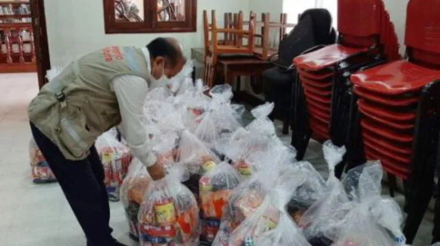 Canastas con alimentos básicos llega para población iquiteña afectada por la pandemia