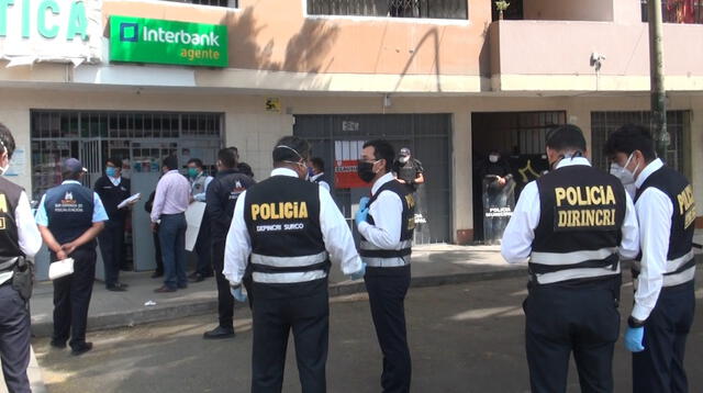 Encuentran cucarachas en el interior de una farmacia