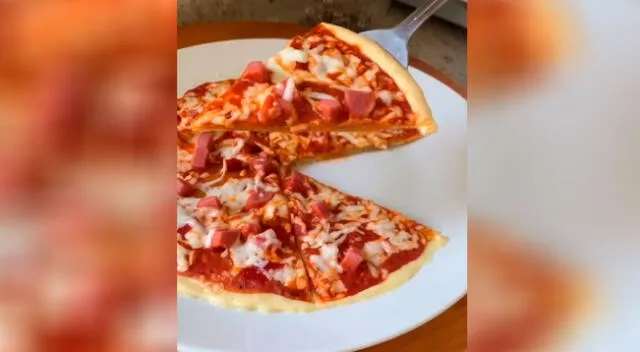 Video viral de TikTok de la pizza en microondas.