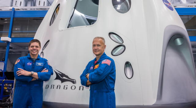 Los astronautas Bob Behnken y Doug Hurley que tripularán la nave de la NASA.