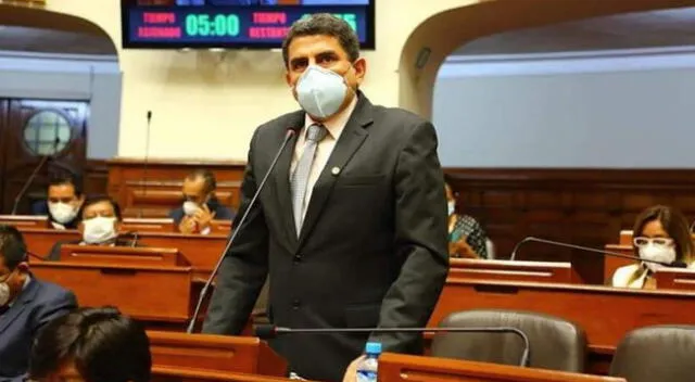 Congresista Marco Verde será citado por la Fiscalía de Oxapampa tras violar estado de emergencia.
