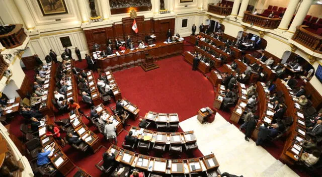 Congreso debate si otorga o no el voto de confianza al gabinete Zeballos.
