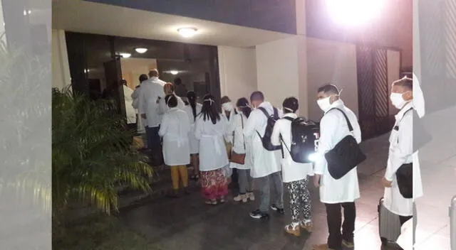 Llegaron médicos cubanos al Perú.