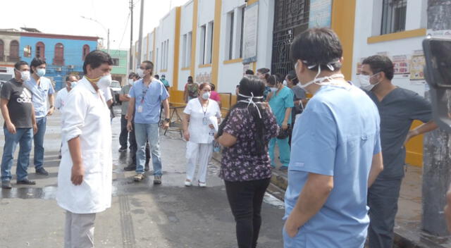 Familiares piden ayuda para retirar cuerpos de hospital.