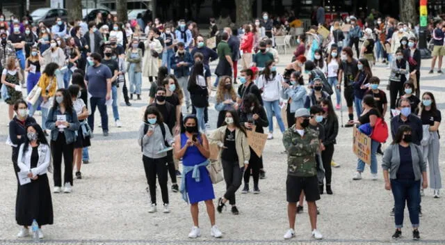 Manifestantes salieron a la calle en ciudades como Lisboa, Oporto, Braga, Viseu y Coimbra.