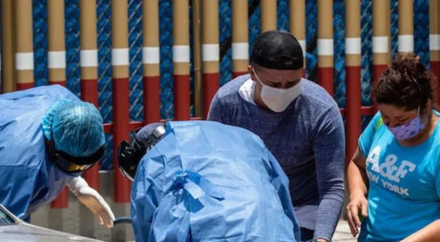 Los trabajadores del sector salud llevaron a la mujer sin vida a las instalaciones del hospital.