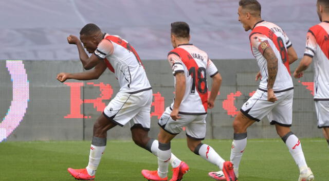 Luis Advíncula fue la figura del Rayo Vallecano en el regreso del fútbol español | Foto: Rayo Vallecano