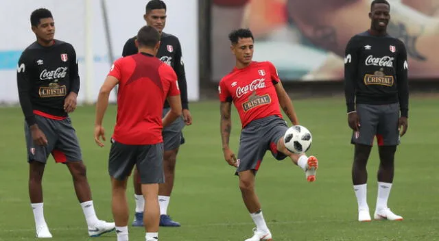 Yoshimar Yotún y Luis Advíncula son titulares indiscutibles en la selección peruana | Foto: Rodolfo Contreras/Grupo La República