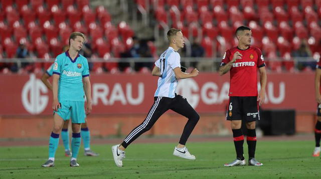 El joven ingresó con la camiseta de Argentina