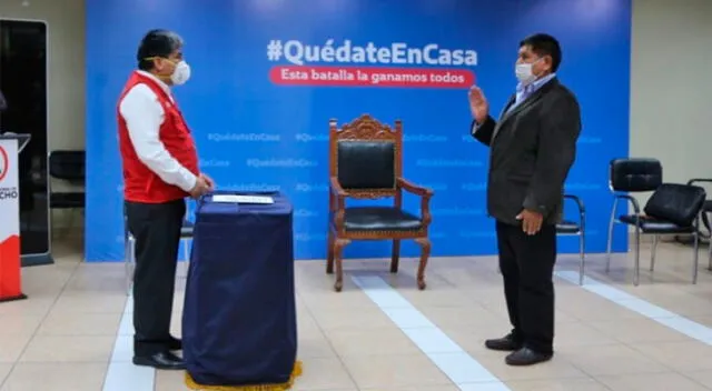 El gobernador regional de Ayacucho Carlos Rua Carbajal y Almílcar Huancahuari.
