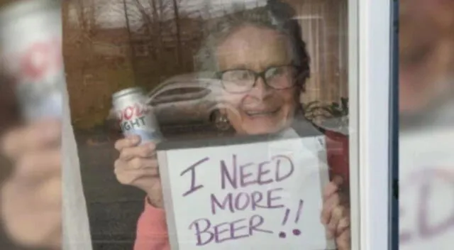 La abuelita recibió 150 latas de su cerveza favorita tras pasar en aislamiento por ser población vulnerable