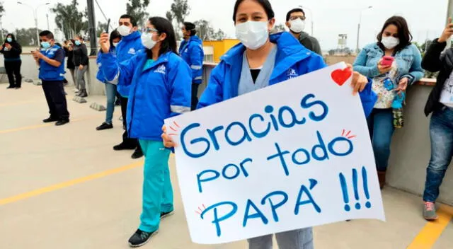 EsSalud rindió homenaje a los padres de familia que se encuentran en la Villa Olímpica combatiendo al coronavirus.