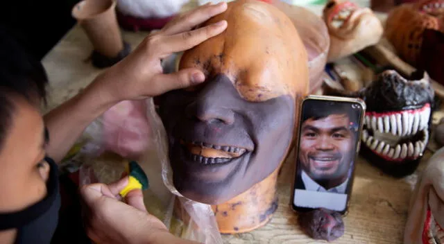El artista filipino ha logrado sacar a su familia adelante gracias a las mascarillas de terror.