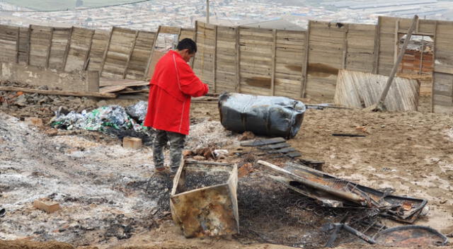 Familia se queda en la calle tras incendio de su vivienda.