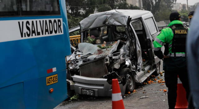 Testigos refieren que el bus de transporte público frenó intempestivamente.