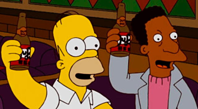 Homero Simpson y Carl Carlson.