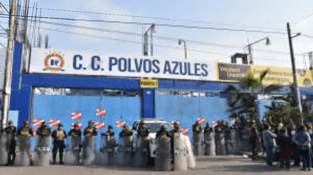 Polvos azules abre hoy