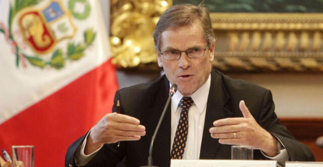 El vocero del Comando Vacuna dijo que harán todo lo posible para traer la vacuna al Perú.