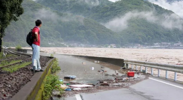 Japón ha reportado 15 víctimas mortales y nueve desaparecidas.