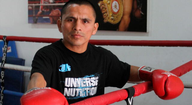 Chiquito Rossel Tocó el cielo cuando fue campeón mundial minimosca de la AMB y hoy recuerda que nació precisamente con genes de boxeador.