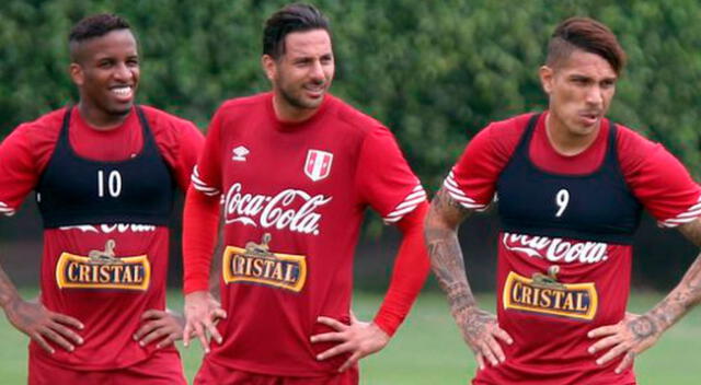 Claudio Pizarro jutno a Jefferson Farfán y Paolo Guerrero en la selección.