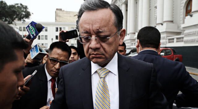 Zoraida Ávalos, interpuso ante el Congreso de la República, dos denuncias constitucionales contra el congresista de Unión por el Perú, Edgar Alarcón.