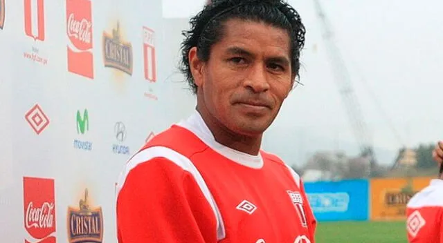 Santiago Acasiete jugó con Jefferson Farfán en la selección.