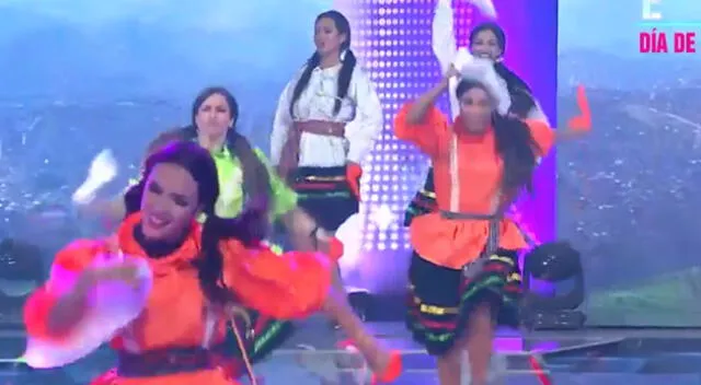Rosángela Espinoza y Paloma Fiuza cautivaron al bailar una danza típica peruana