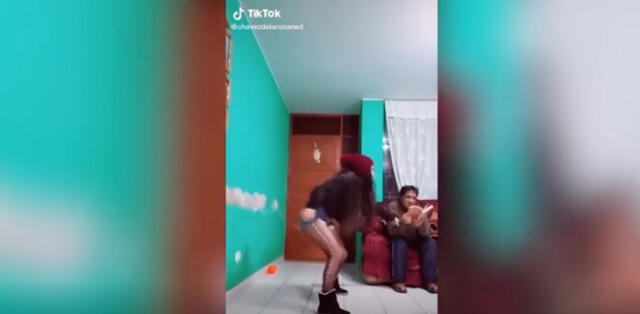 Joven terminó choteada por internautas tras compartir un clip donde su papá la supera en reto de TikTok.