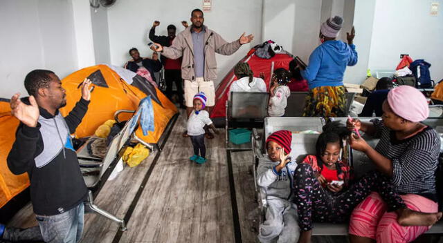 24 haitianos viven hacinados en terminal tras quedarse varados por estado de emergencia. Foto referencial.