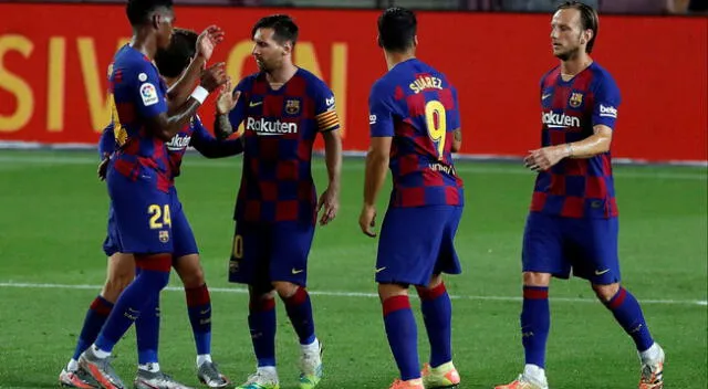 Lionel Messi pone el empate parcial con magistral gol de tiro libre.
