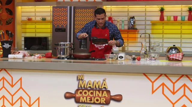 Christian Domínguez fue invitado del programa 'Mi mamá cocina mejor que la tuya' donde se enfrentó a Lucía de la Cruz.