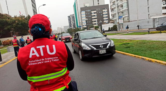 En medio del operativo, uno de los conductores pidió a la titular de la ATU, María Jara, dejarlos trabajar de manera formal y acatando la ley.