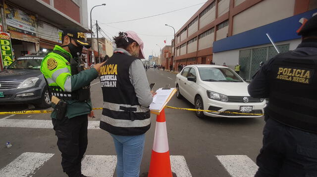 Ladrón intentó escapar de la policía y trailer lo atropella