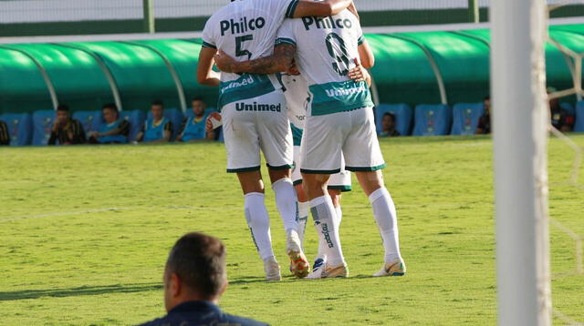 Kevin Quevedo y su espectacular pase gol en el Goias brasileño