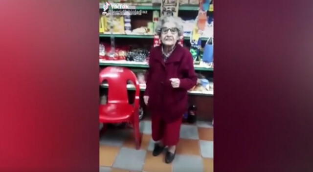 ¡Qué gran talento! Una abuelita se ha ganado el corazón de todos en TikTok por su habilidad al bailar las canciones más populares.