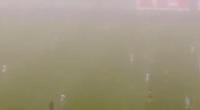 El esperado clásico entre Nacional y Peñarol fue opacado por la neblina.