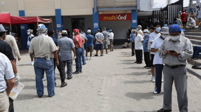 Banco de la Nación: Miles de peruanos realizan colas para poder cobrar su bono de 760 soles.