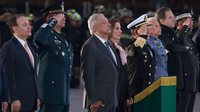 López Obrador declara duelo nacional de 30 días por víctimas del COVID-19.