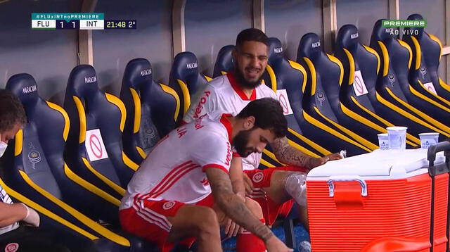 Paolo Guerrero deja el partido en camilla