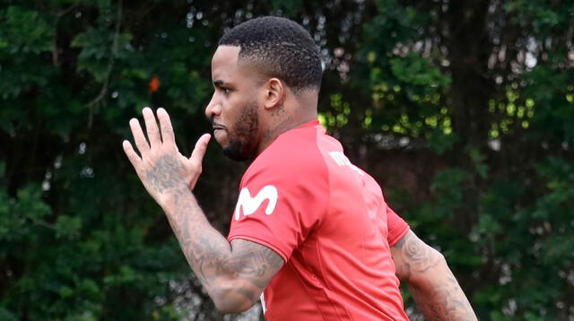 Farfán entrenará bajo el comando técnico de Gareca.