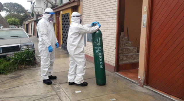 Llenan tanques de oxígeno en Surco.