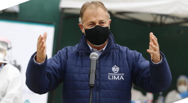 Alcalde de Lima realiza pruebas moleculares en Surquillo.