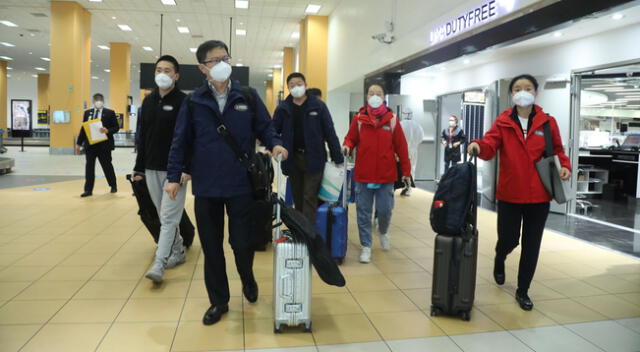 llegaron al Perú expertos de China que traen vacuna para ensayos clínicos.