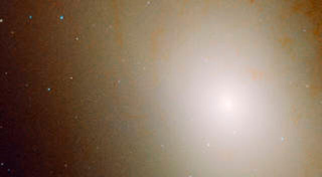 Esta imagen del Hubble abarca 7900 años luz y revela la abarrotada región central de M31.