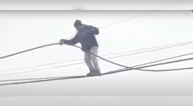 Un ladrón “equilibrista” se trepó más de 10 metros para robar cables y se vuelve viral